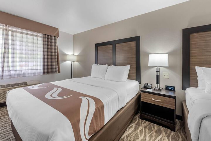 Room 34 of 65