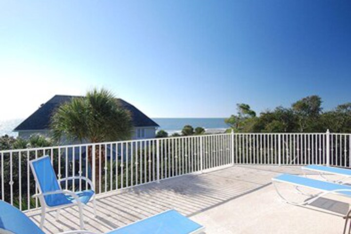 Sundeck 31 of 31