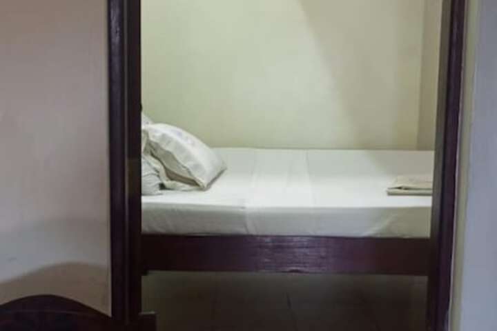 Room 6 of 24