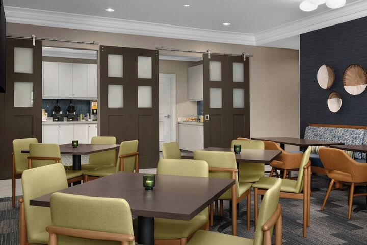 Breakfast/Coffee Service 25 of 35