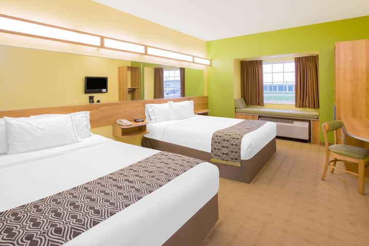 1 Queen Bed (2 of 22)
