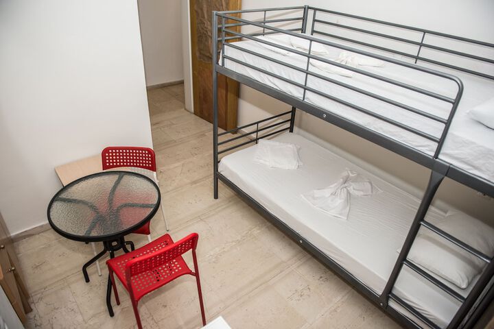 Room 6 of 17