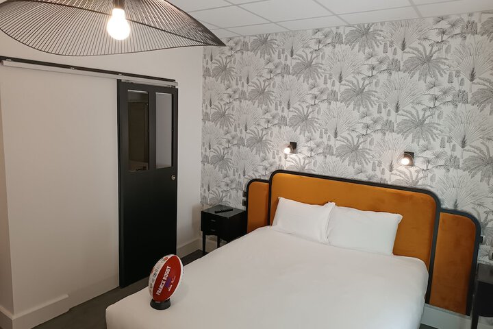 Room 15 of 54