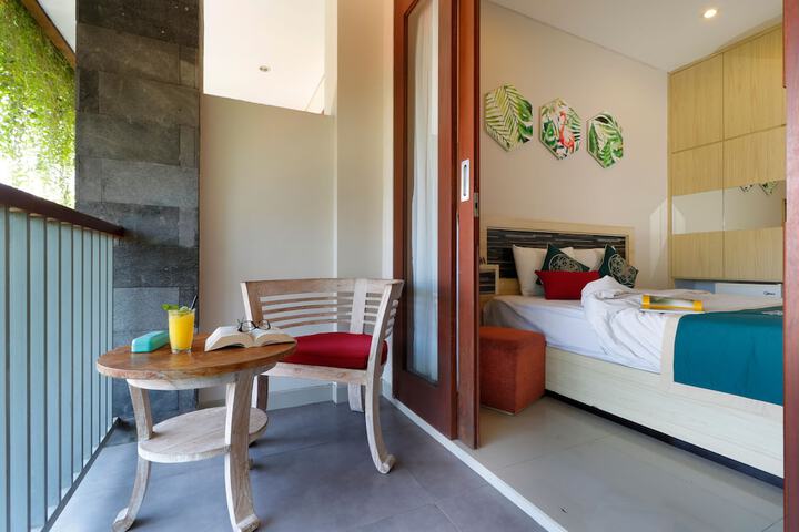 Room 4 of 36