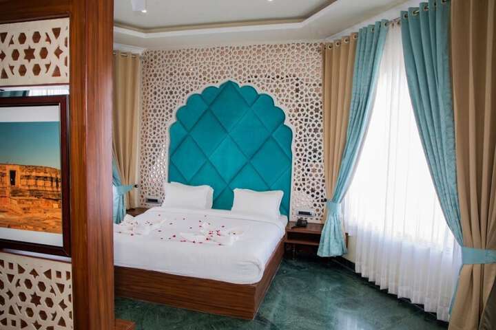 Room 2 of 6