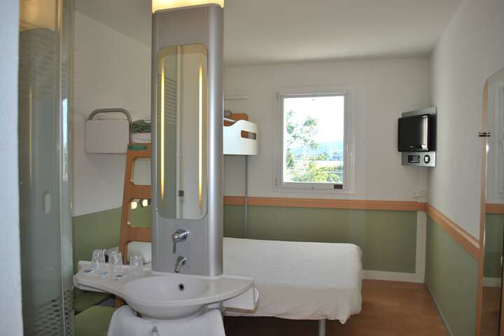 Room 9 of 71