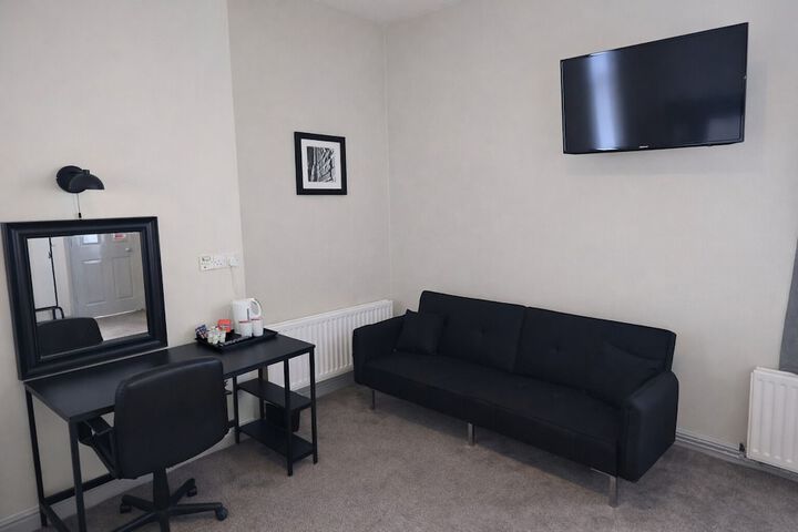 Room 33 of 61