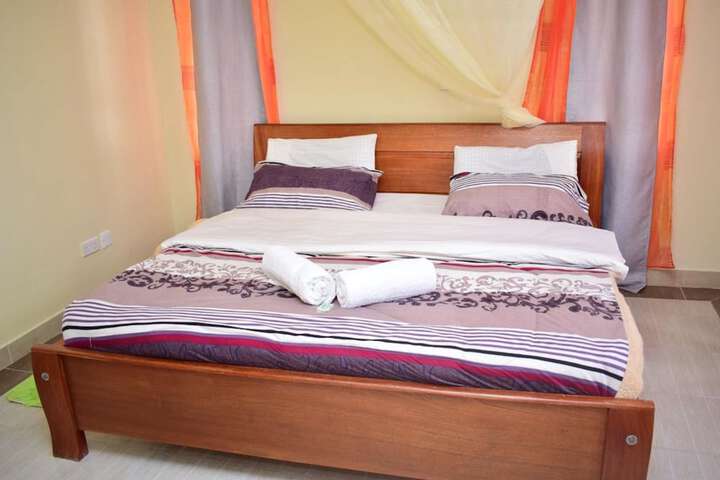 Room 10 of 28