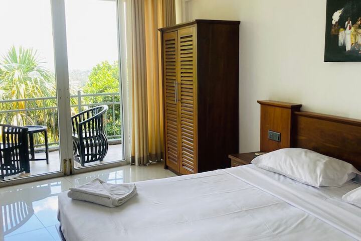 Room 4 of 19
