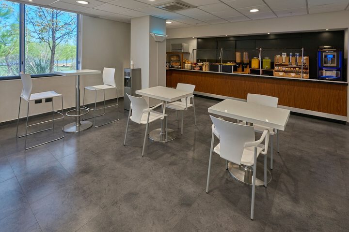 Breakfast/Coffee Service 48 of 73