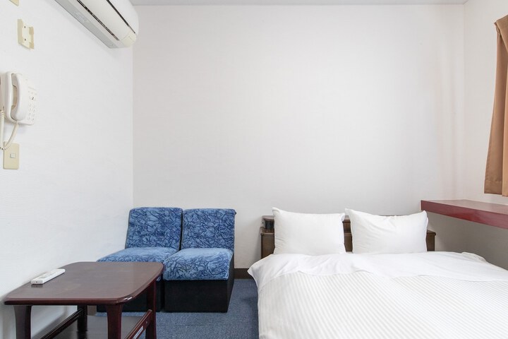 Room 15 of 51