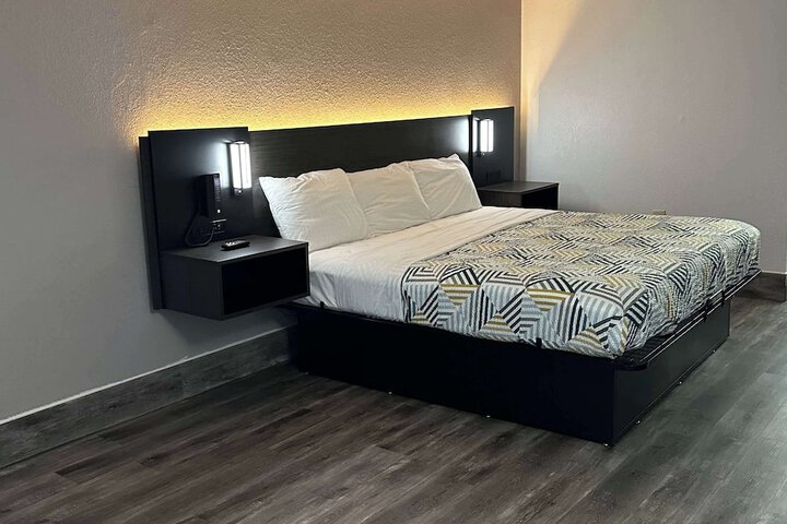 Room 5 of 26
