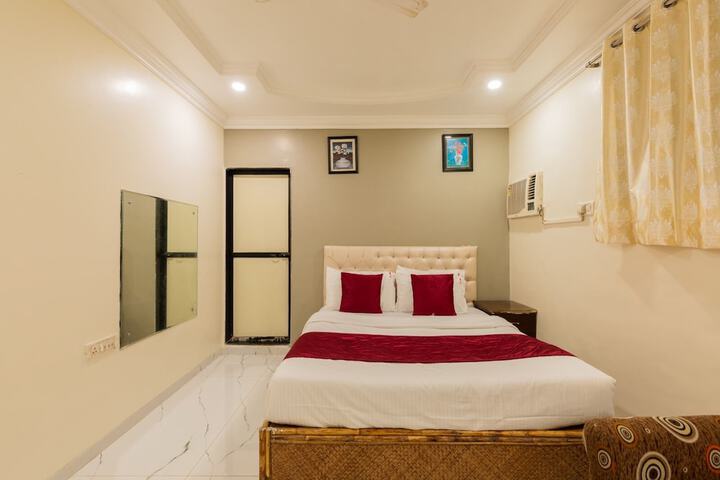 Room 3 of 34