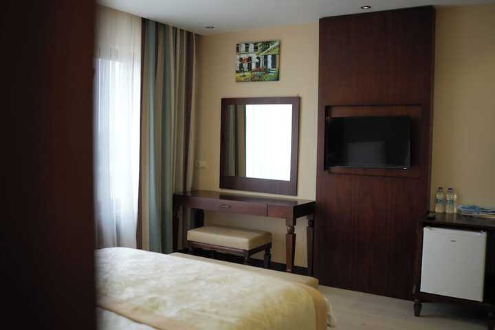 Room 10 of 36