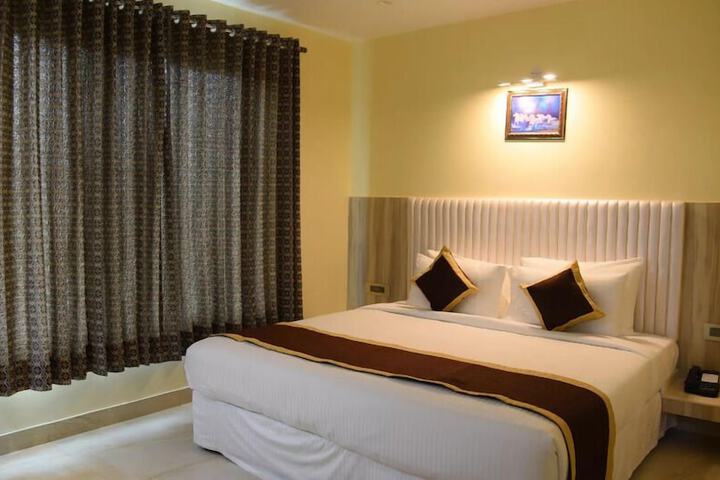 Room 18 of 74