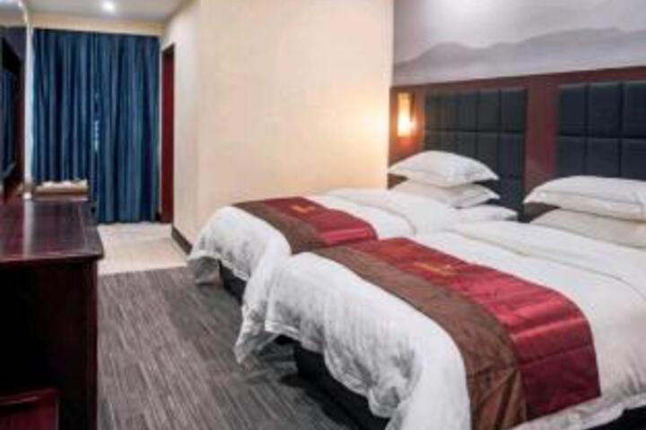 Room 16 of 16