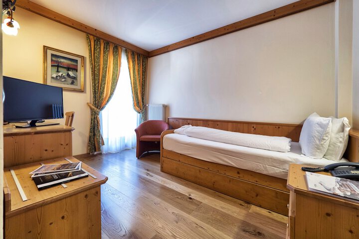 Room 7 of 35