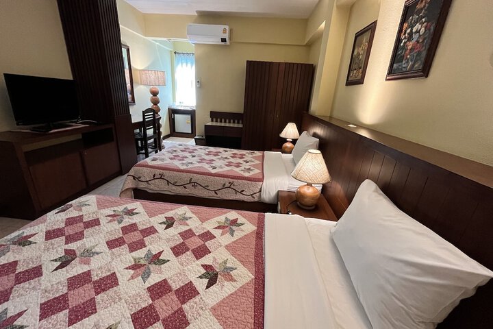 Room 28 of 80