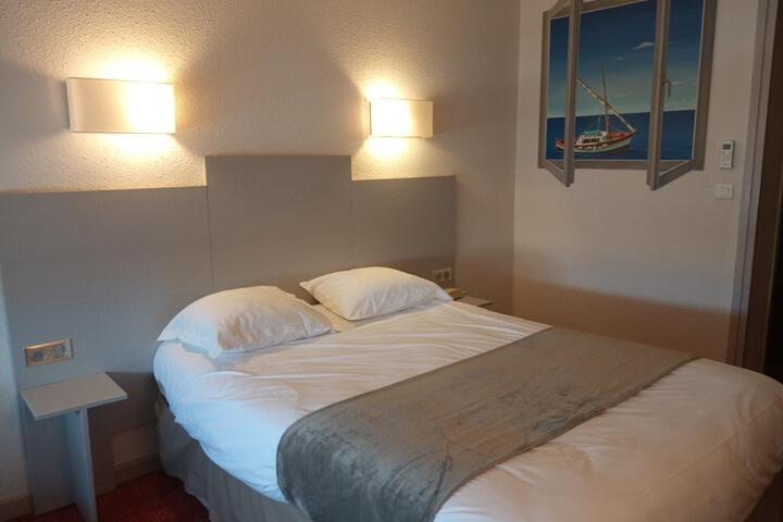 Room 8 of 49