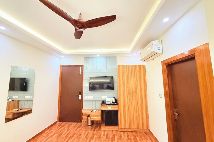 Room 5 of 40