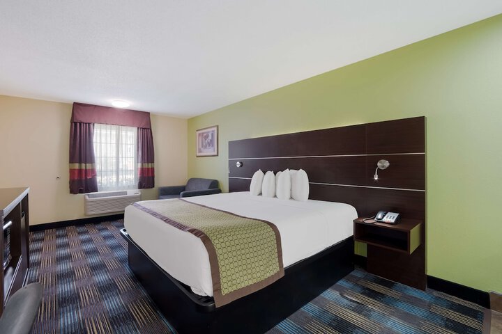 1 King Bed (18 of 18)
