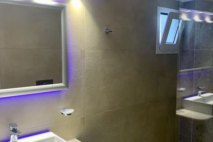 Room 16 of 61