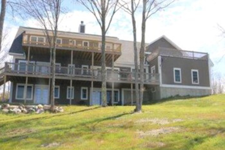 Clamshell by the Sea Six Bedroom Home