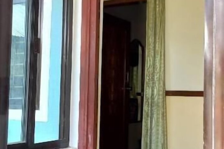 Room 13 of 15