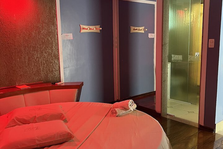 Room 33 of 118