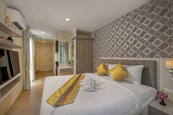 Room 4 of 50