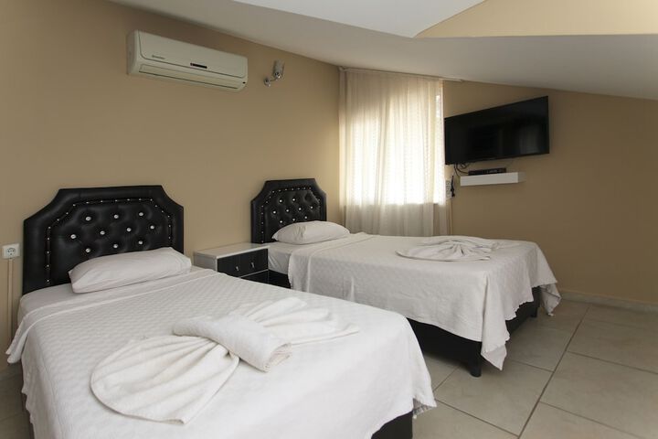 Room 12 of 53