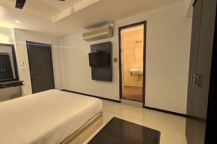 Room 15 of 35