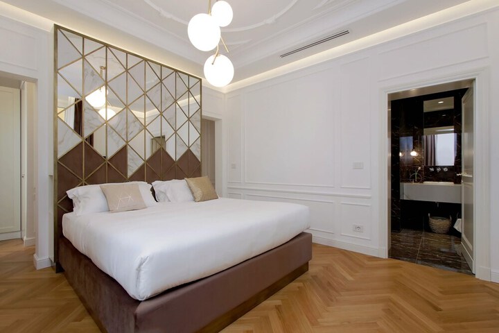 Room 6 of 31
