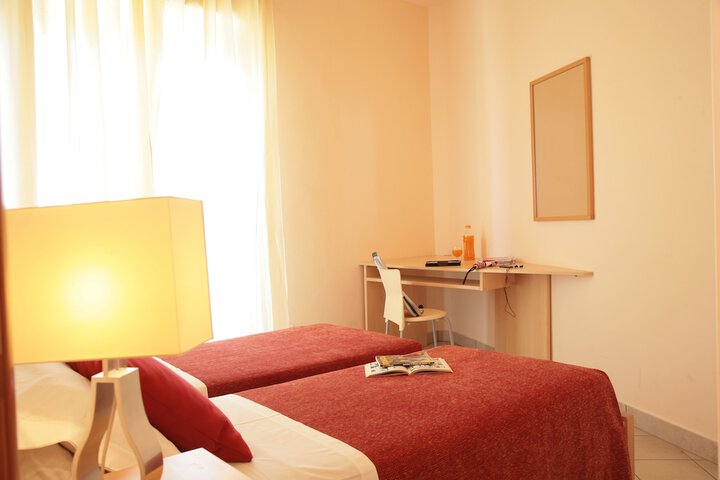 Room 5 of 48