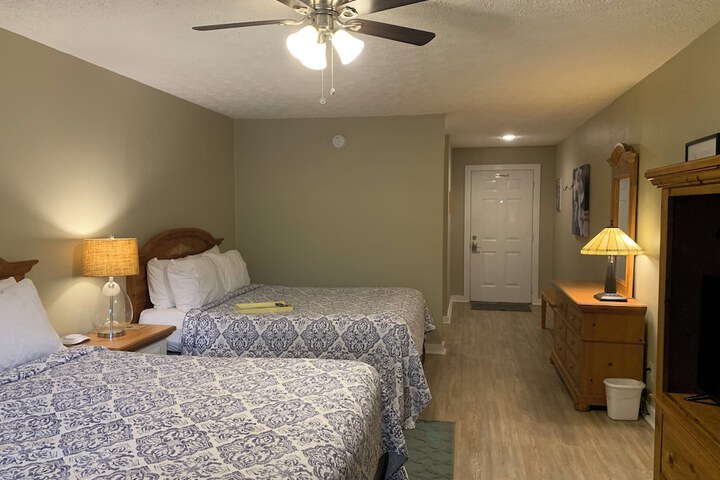 Traditional Double Room 1 Queen Bed Garden View (14 of 58)