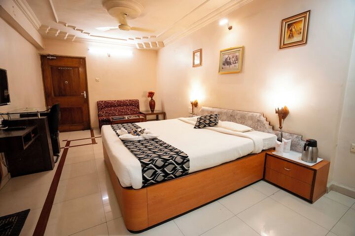 Room 16 of 27