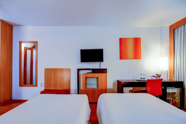 Room 57 of 150