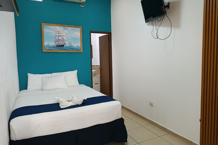Room 7 of 11