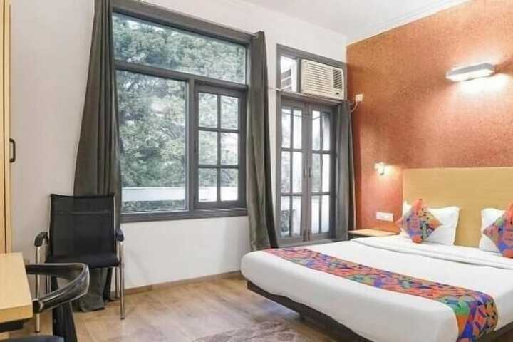Room 18 of 27