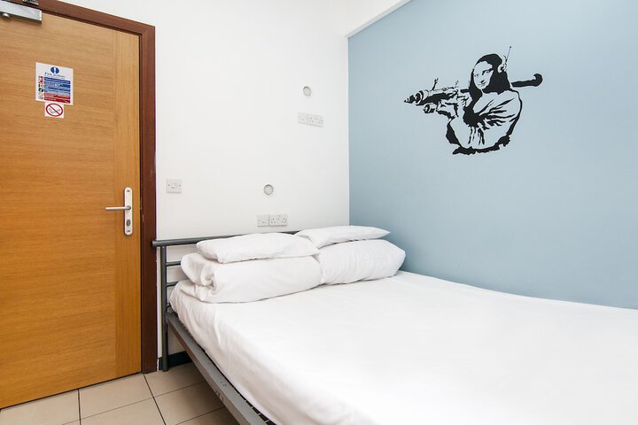 Room 15 of 98