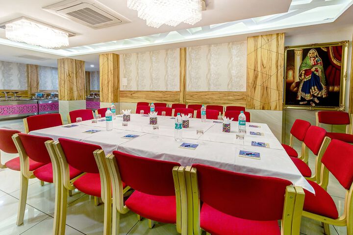 Ballroom/Hall 26 of 31