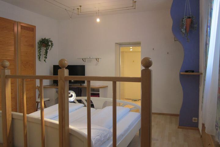 Room 6 of 24