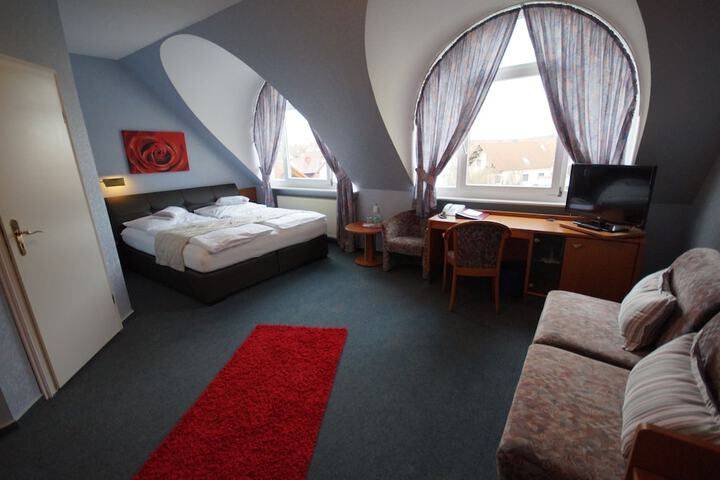 Room 11 of 72