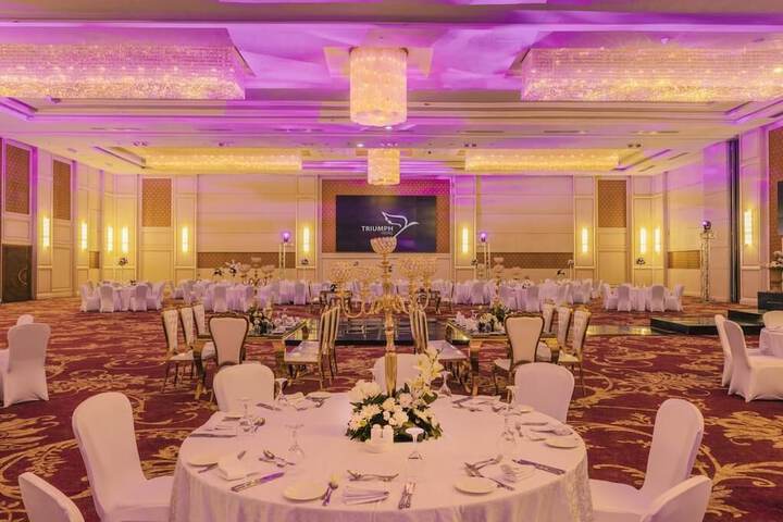 Ballroom/Hall 125 of 134