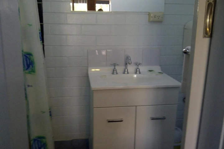 Room 8 of 11