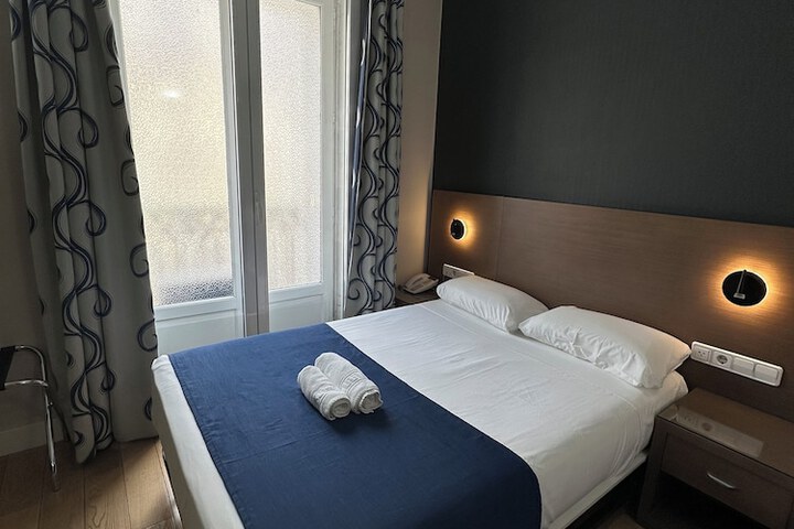 Room 9 of 68