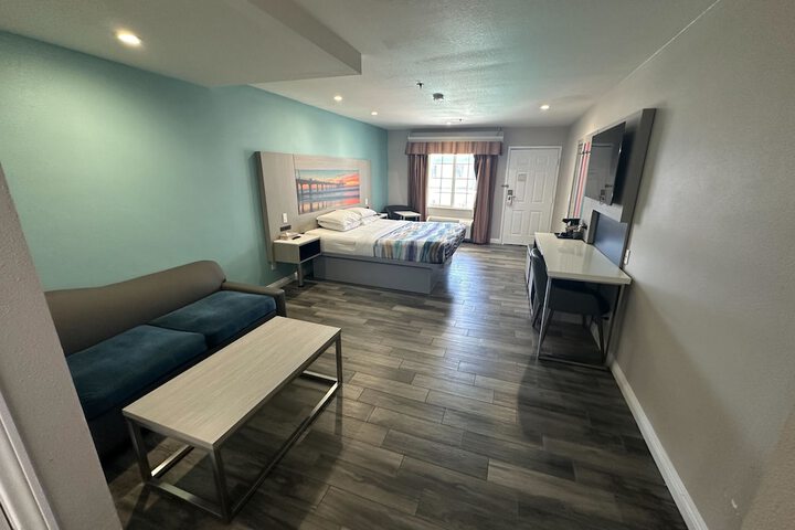 Standard | King Bed (2 of 15)