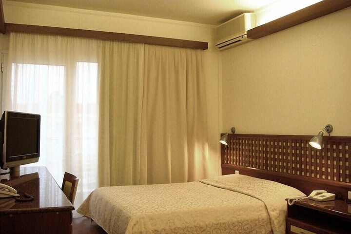 Room 28 of 52