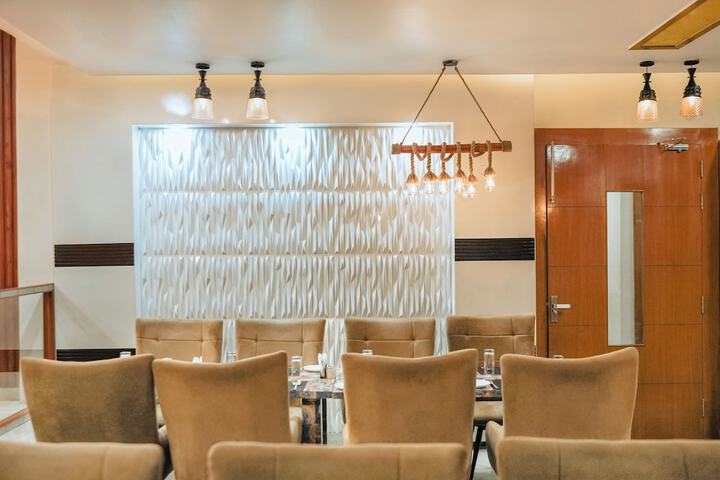 Dining 95 of 123