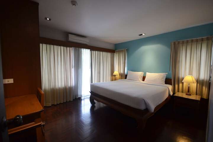 Room 17 of 35
